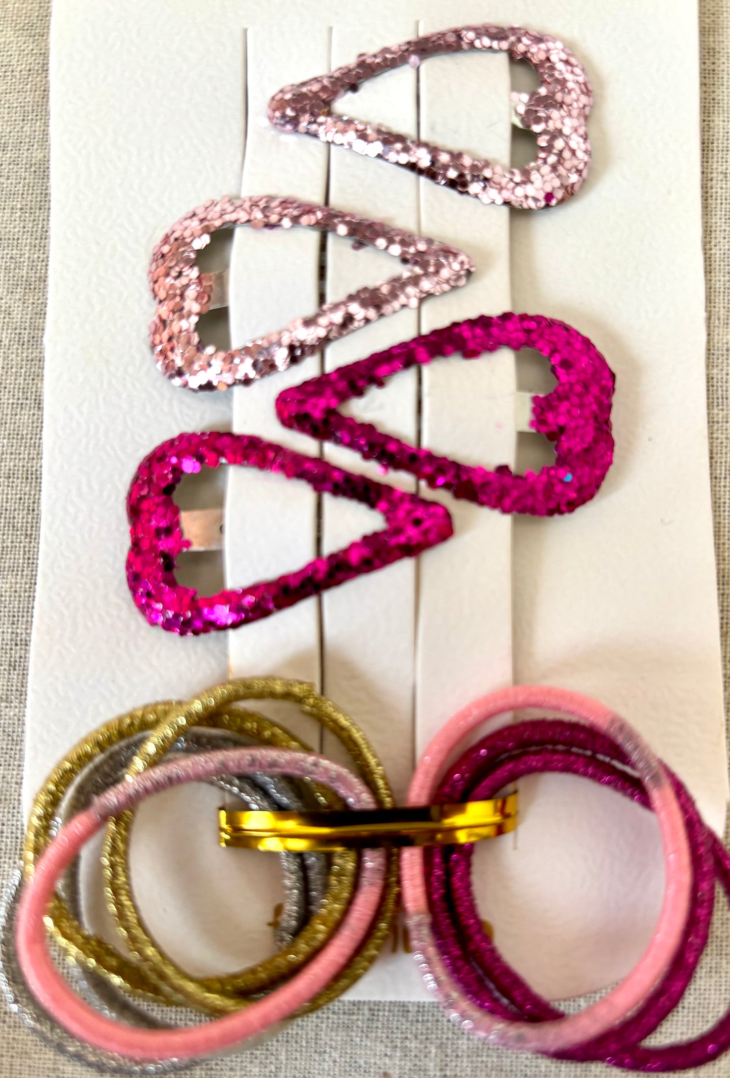Hairpin with classic bow, stylish