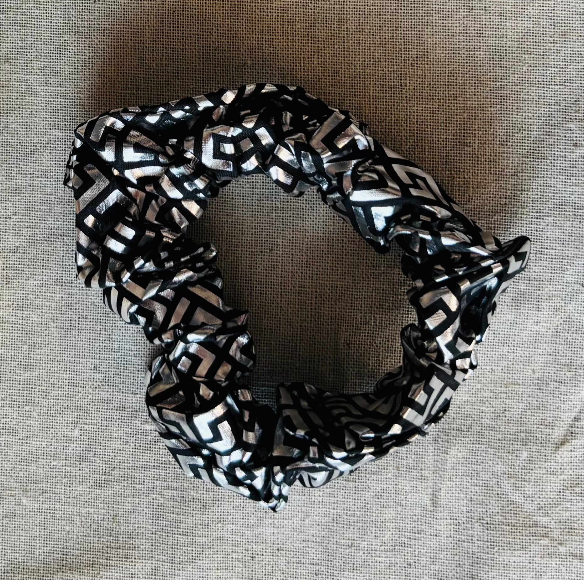 Scrunchie - glossy - black & silver