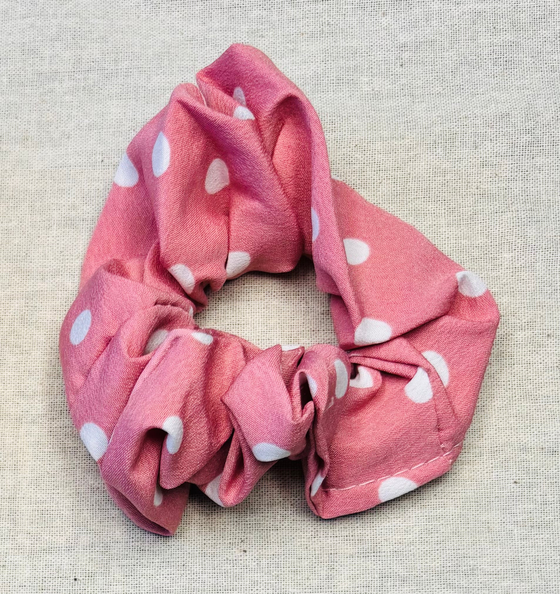 Scrunchie - pink polka dot