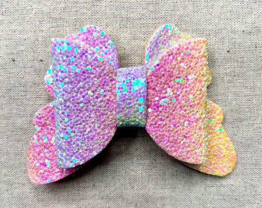 Hairpin with classic bow, stylish