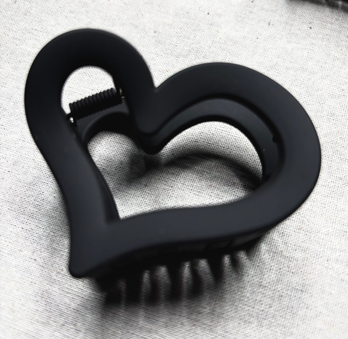 Broche ovale, couleur mate, 11 cm