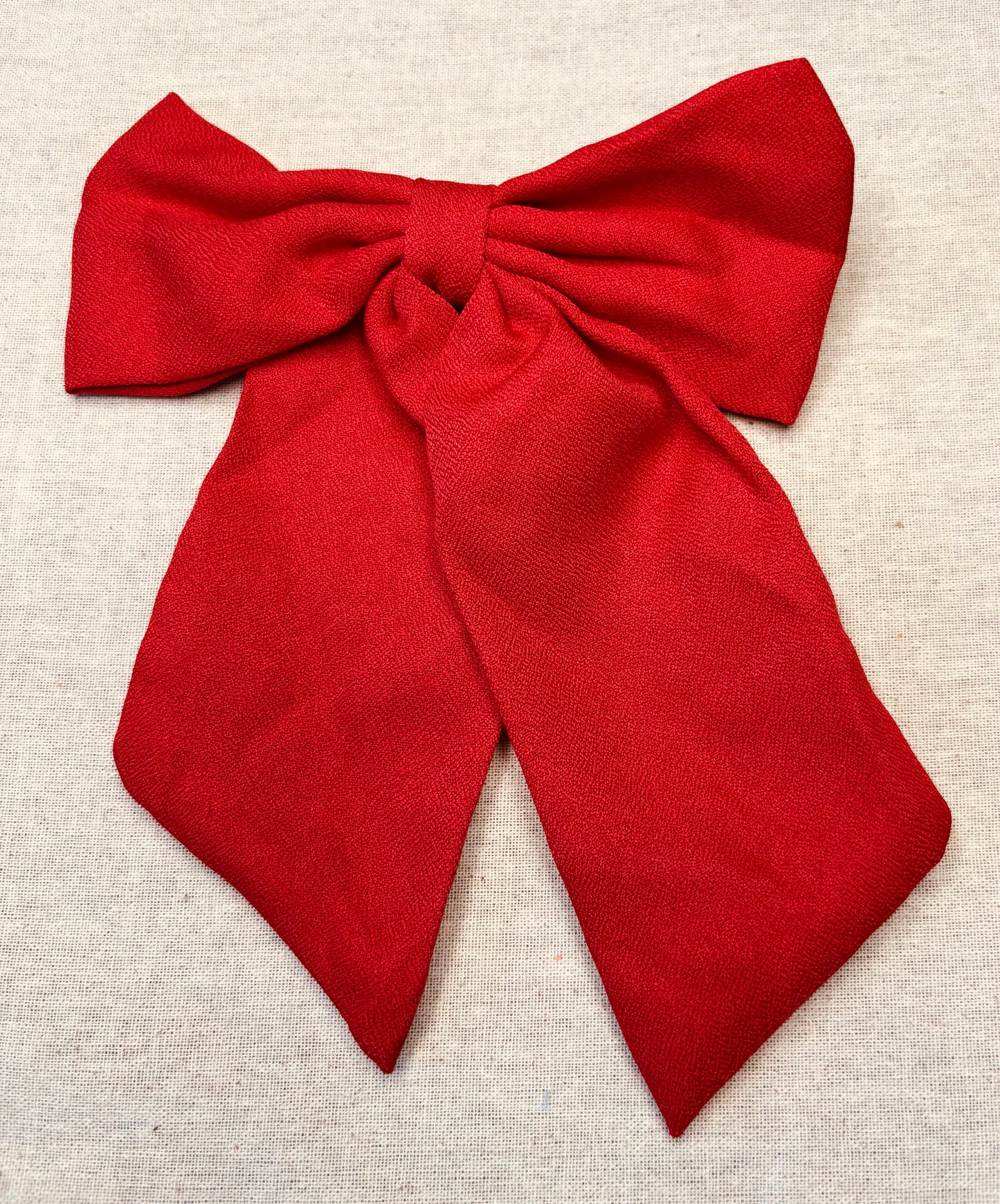 Hairpin with classic bow, stylish